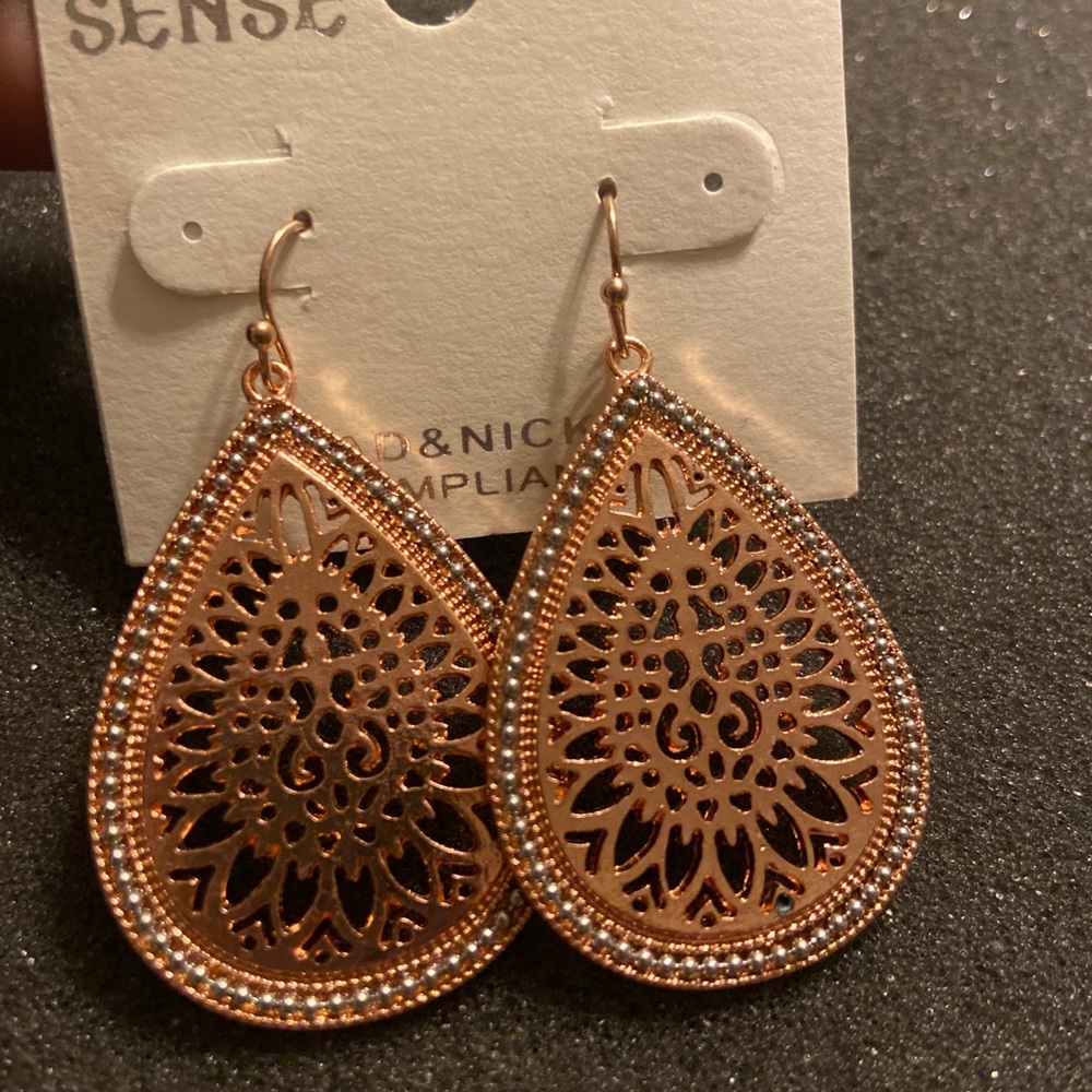 Rose Gold Tear Drop Earrings